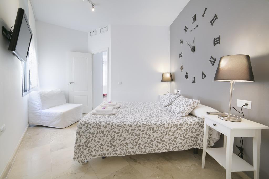 Apartamentos Salamanca Malaga Room photo